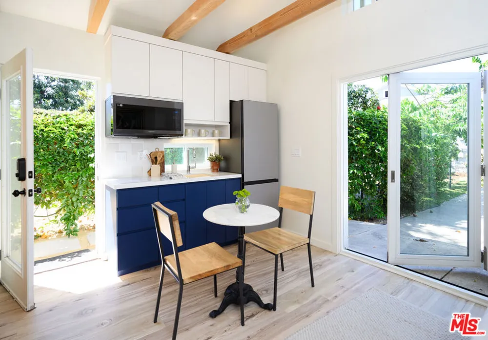 2238 W 28th Street Los Angeles, CA 90018