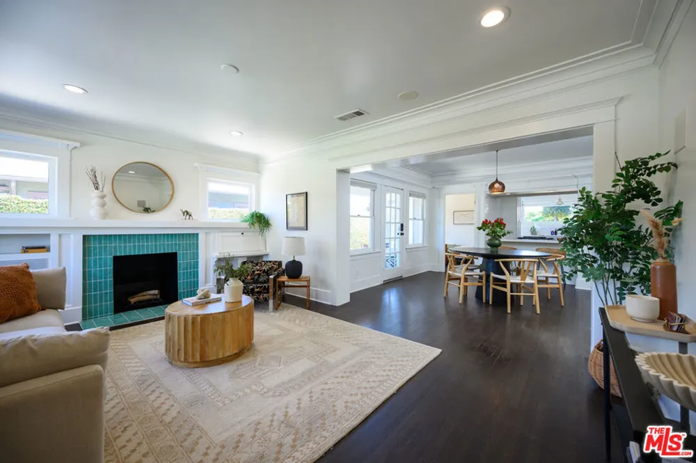 2238 W 28th Street Los Angeles, CA 90018