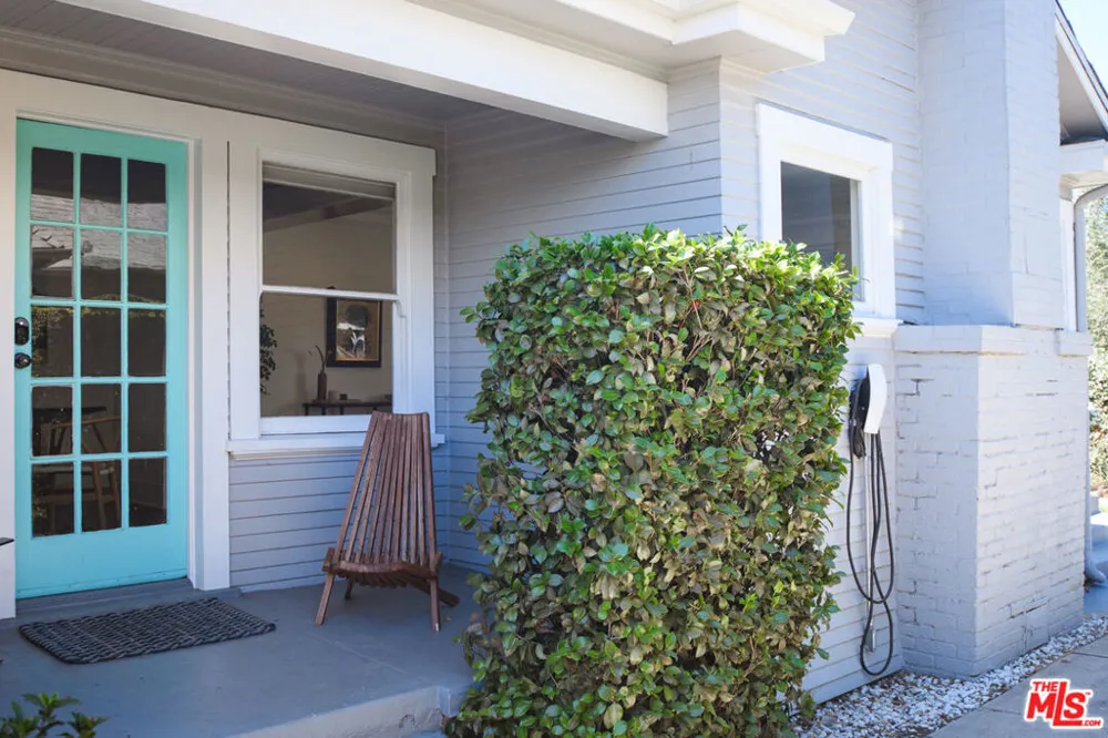 2238 W 28th Street Los Angeles, CA 90018
