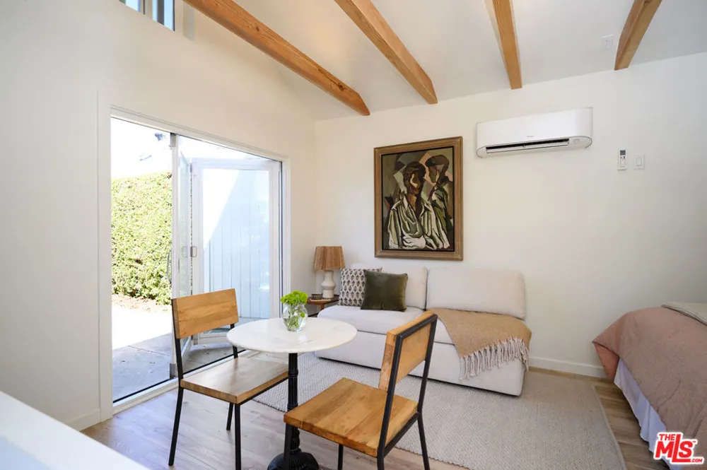 2238 W 28th Street Los Angeles, CA 90018