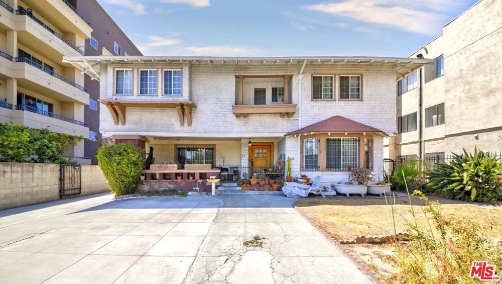 977 Arapahoe Street Los Angeles, CA 90006