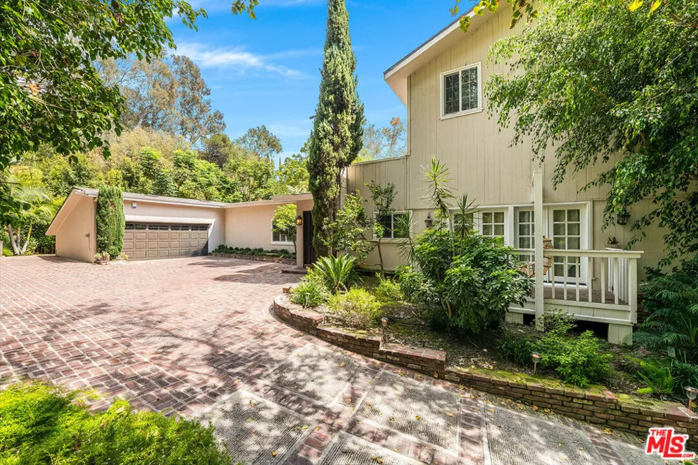 9911 Tower Lane Los Angeles, CA 90210