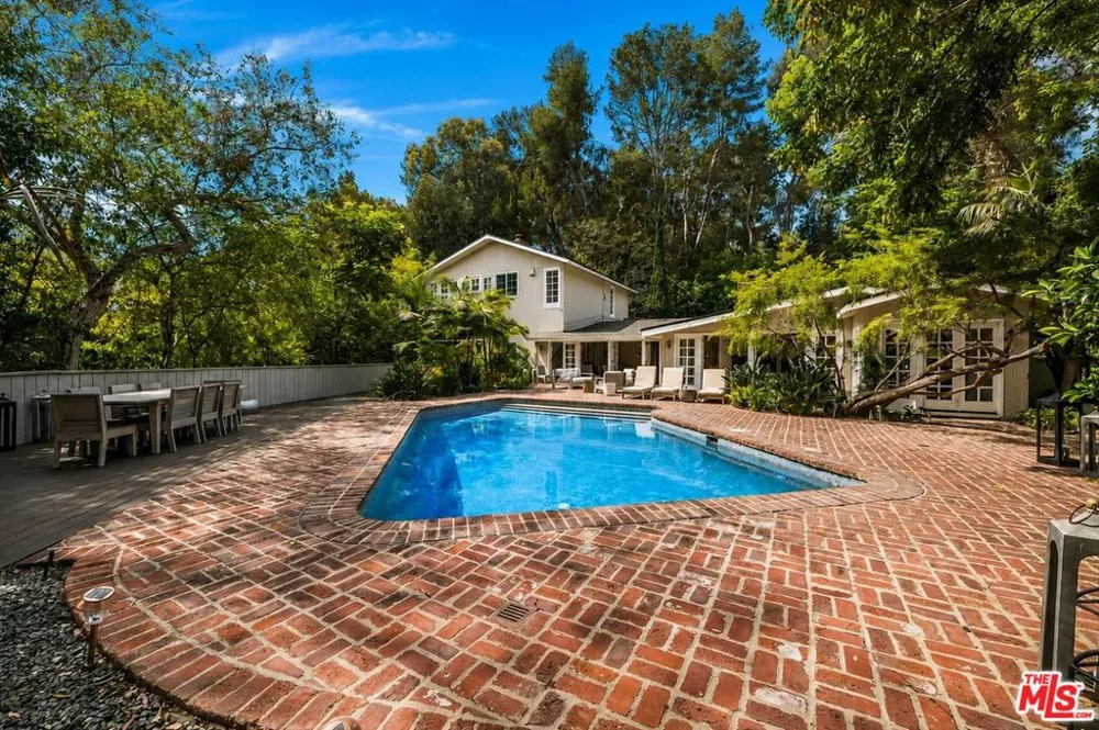 9911 Tower Lane Los Angeles, CA 90210