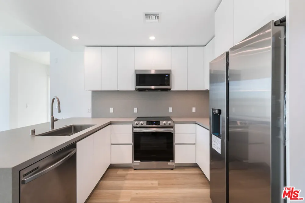 829 Larrabee Street #303 West Hollywood, CA 90069
