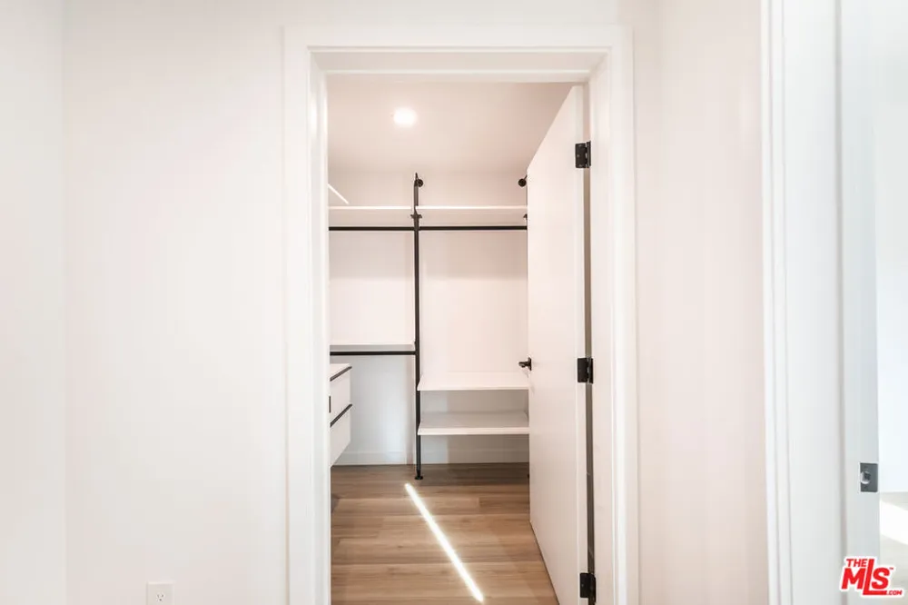 829 Larrabee Street #303 West Hollywood, CA 90069