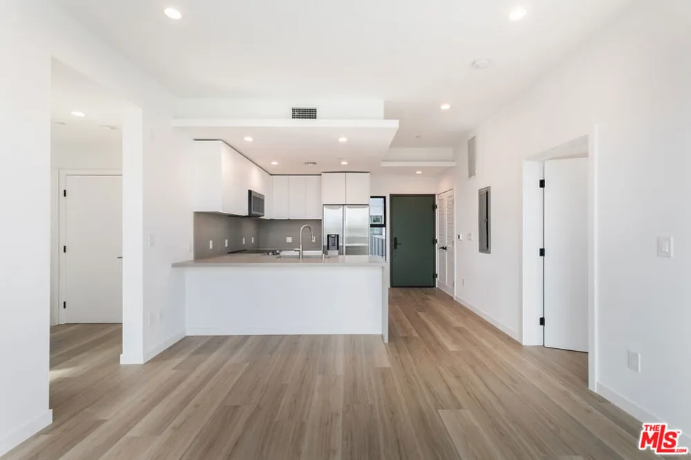 829 Larrabee Street #303 West Hollywood, CA 90069