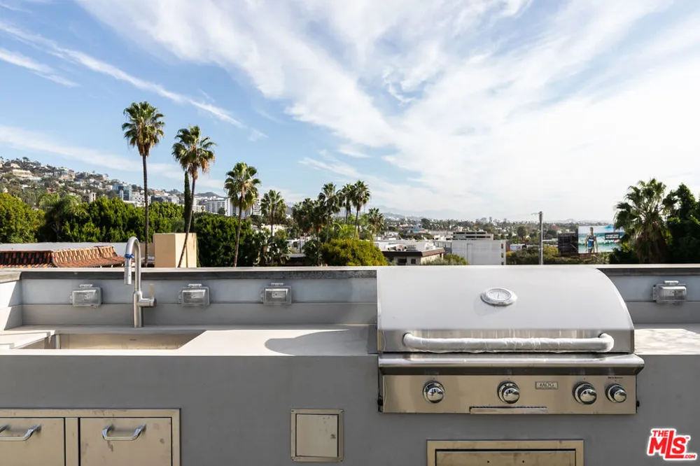 829 Larrabee Street #303 West Hollywood, CA 90069