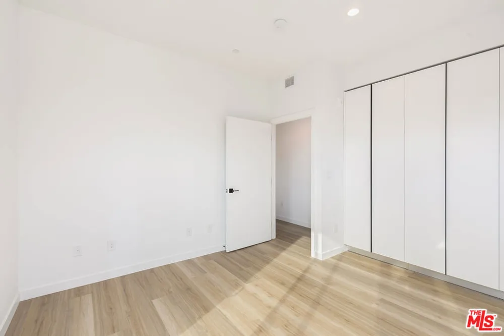 829 Larrabee Street #303 West Hollywood, CA 90069