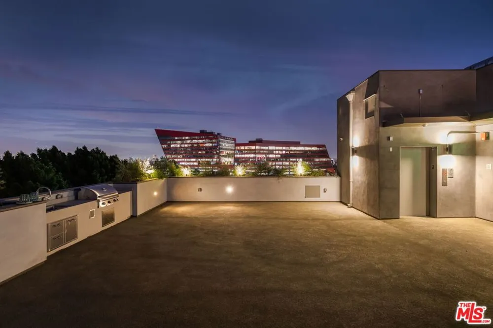 829 Larrabee Street #303 West Hollywood, CA 90069