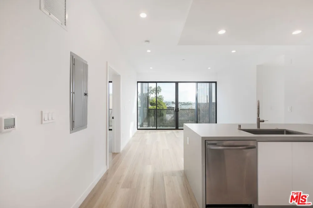 829 Larrabee Street #303 West Hollywood, CA 90069