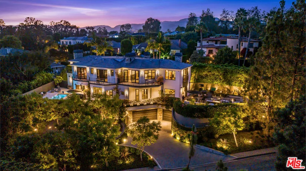 888 Toulon Drive Pacific Palisades, CA 90272