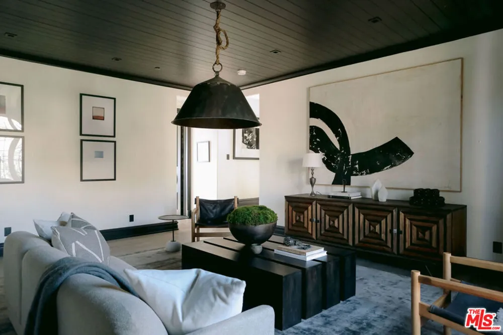 888 Toulon Drive Pacific Palisades, CA 90272