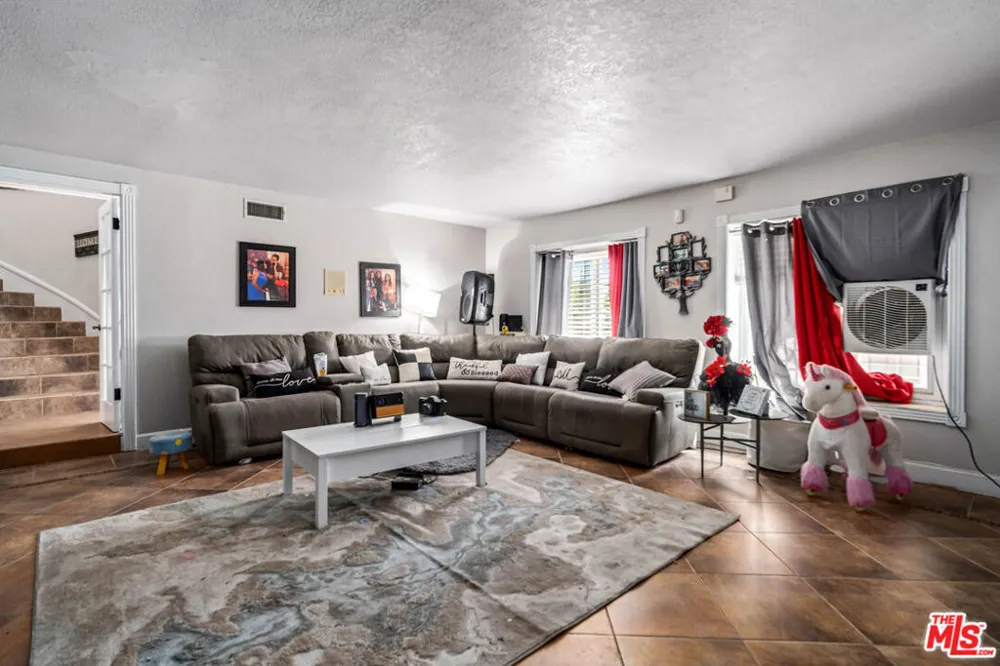 42706 20th Street Lancaster, CA 93534