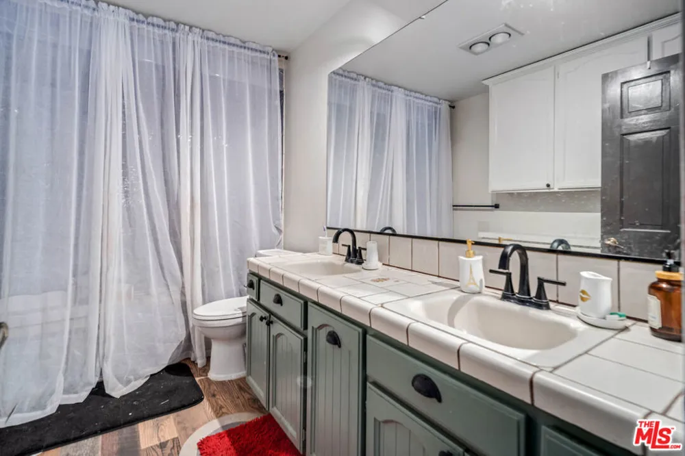 42706 20th Street Lancaster, CA 93534