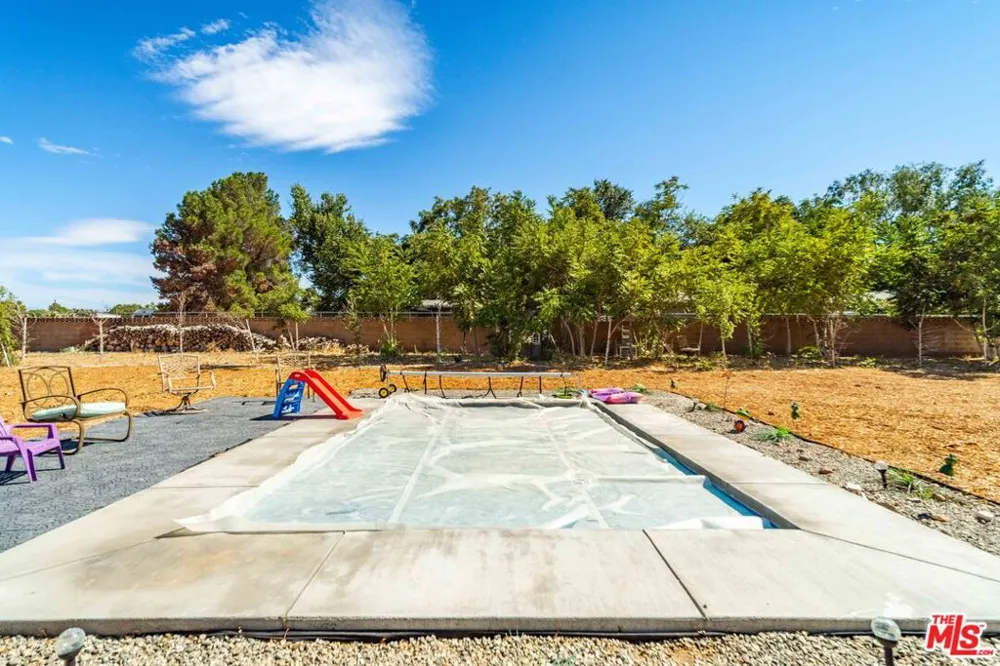 42706 20th Street Lancaster, CA 93534