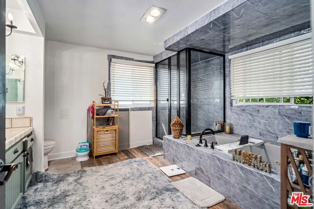 42706 20th Street Lancaster, CA 93534