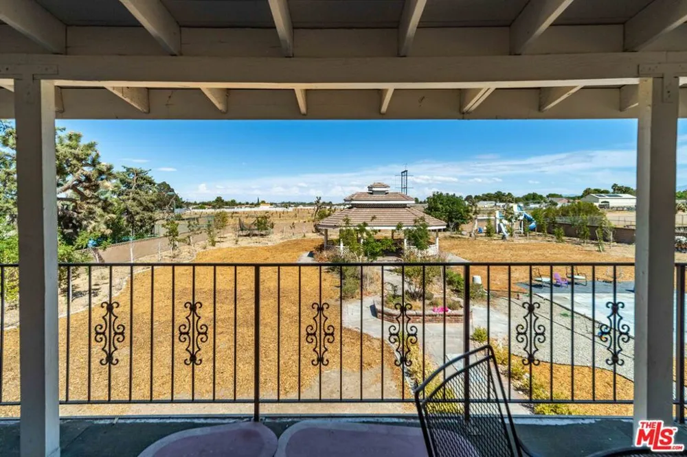 42706 20th Street Lancaster, CA 93534