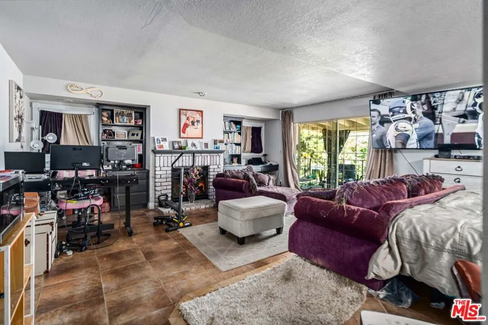 42706 20th Street Lancaster, CA 93534