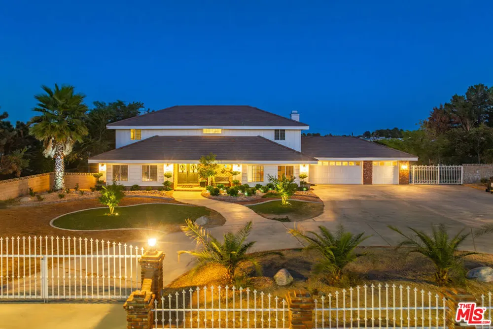 42706 20th Street Lancaster, CA 93534