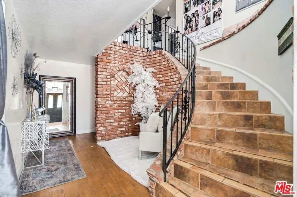 42706 20th Street Lancaster, CA 93534