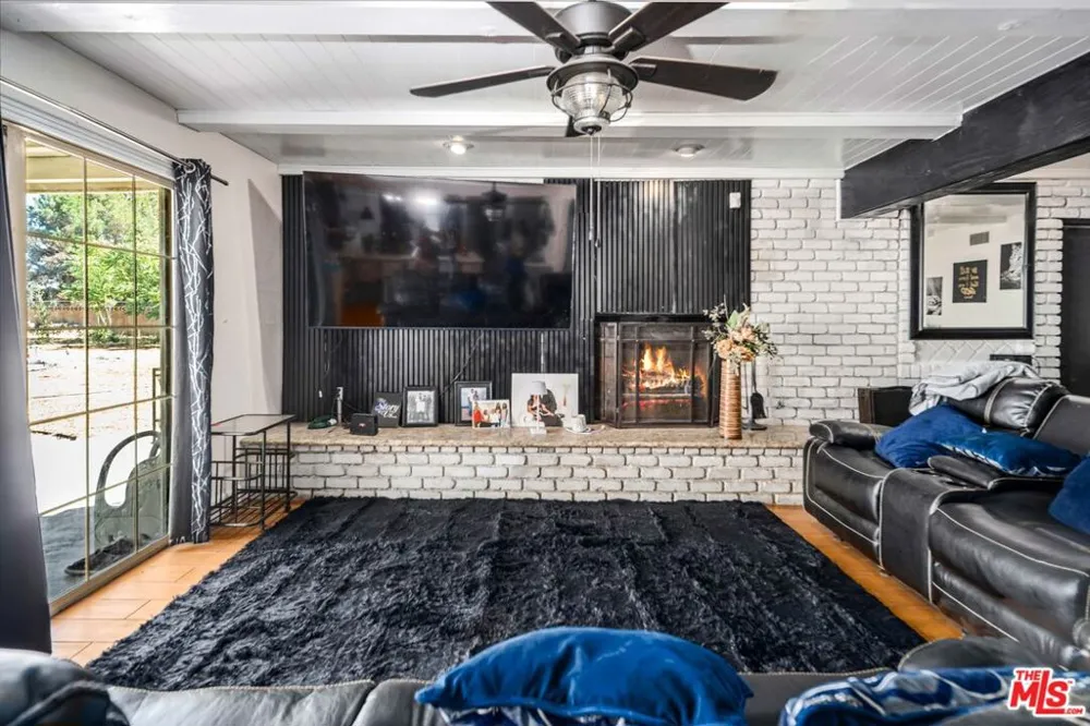 42706 20th Street Lancaster, CA 93534