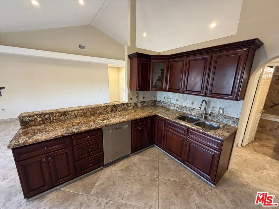 14803 Light Street Whittier, CA 90604