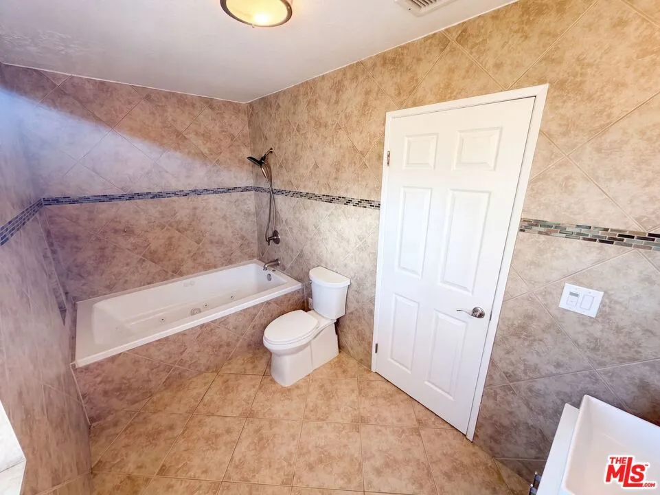 14803 Light Street Whittier, CA 90604