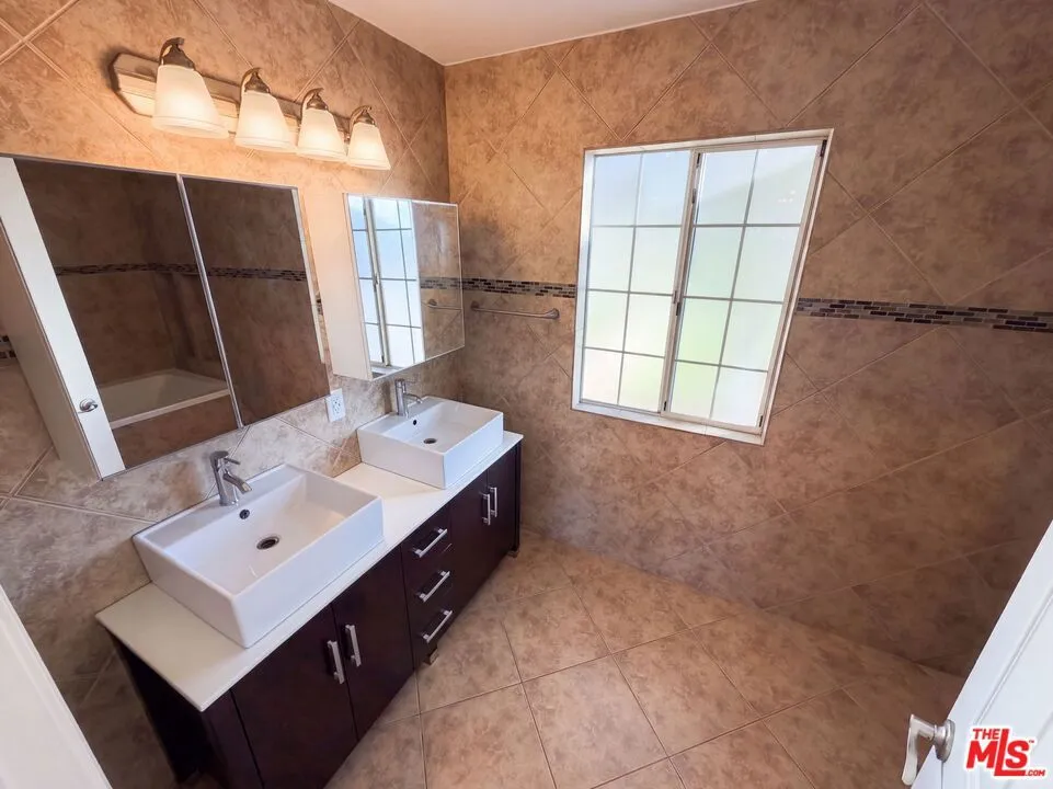 14803 Light Street Whittier, CA 90604