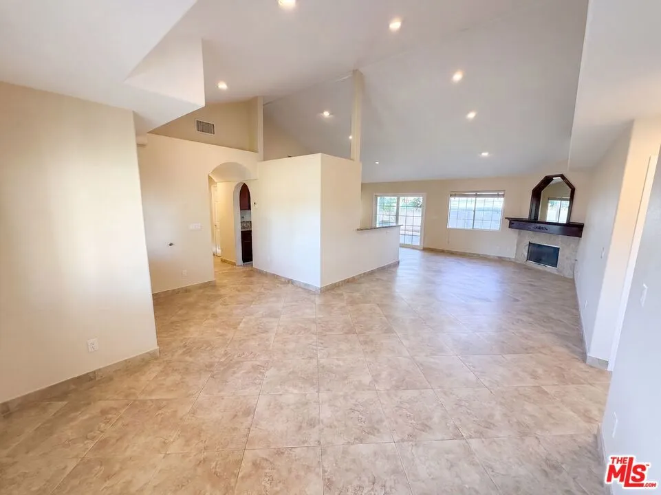 14803 Light Street Whittier, CA 90604