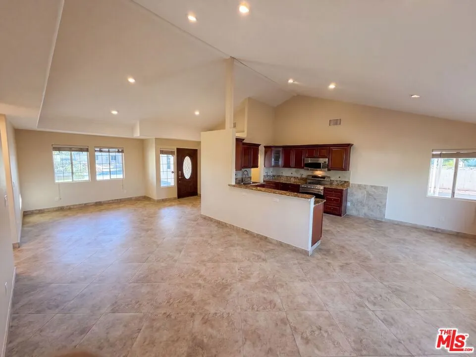14803 Light Street Whittier, CA 90604