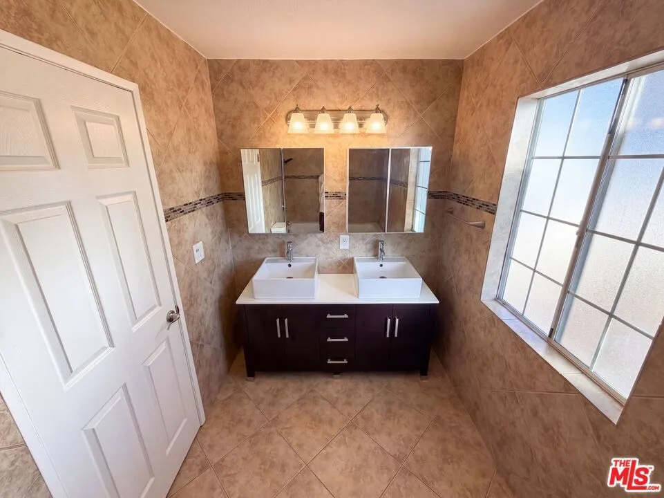 14803 Light Street Whittier, CA 90604