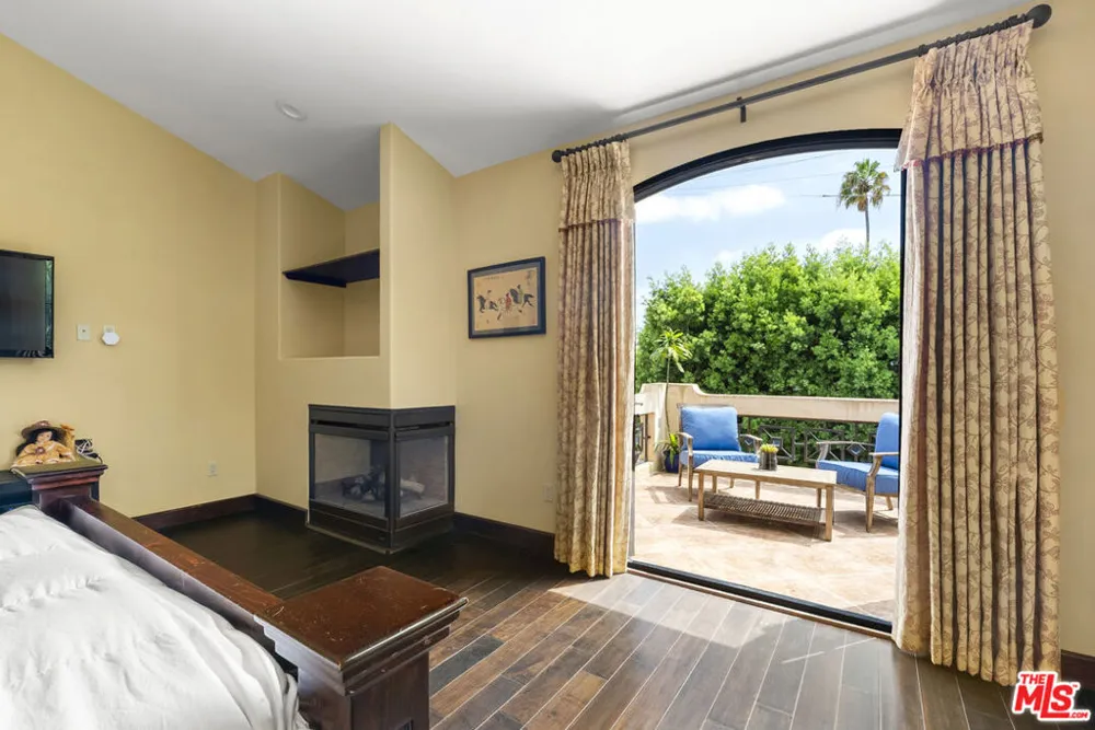 360 S Crescent Drive Beverly Hills, CA 90212
