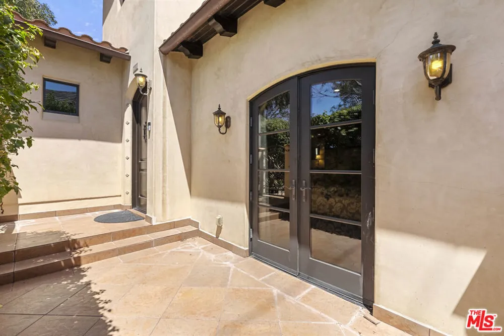 360 S Crescent Drive Beverly Hills, CA 90212