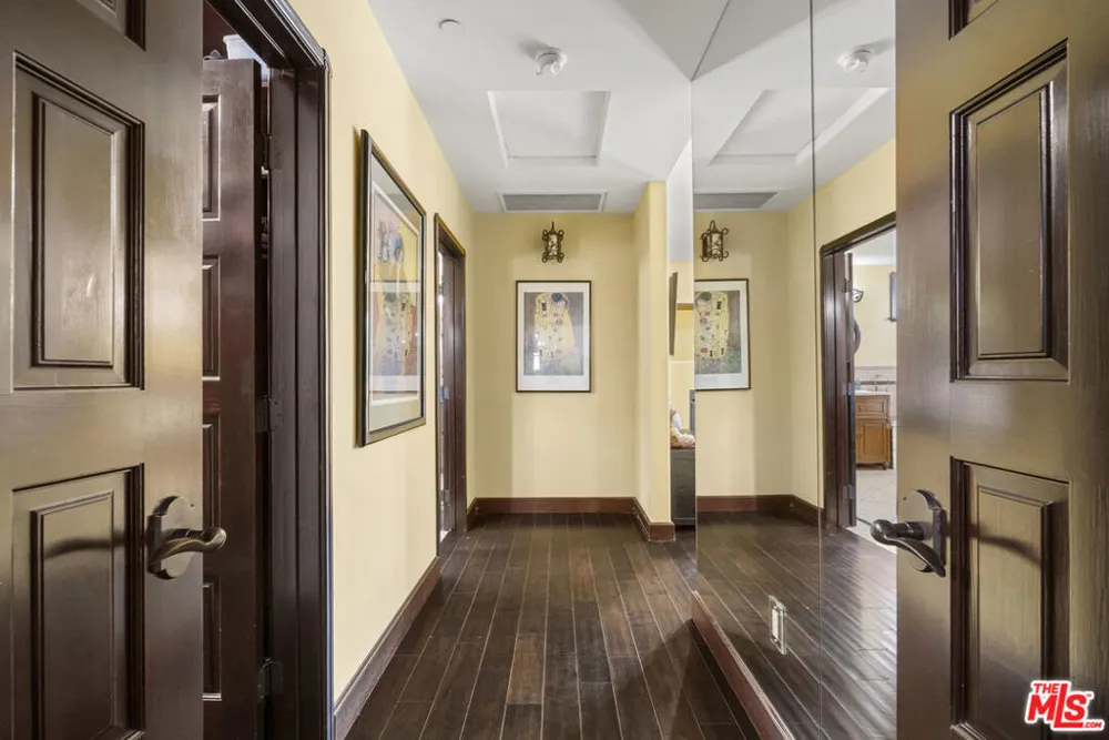 360 S Crescent Drive Beverly Hills, CA 90212