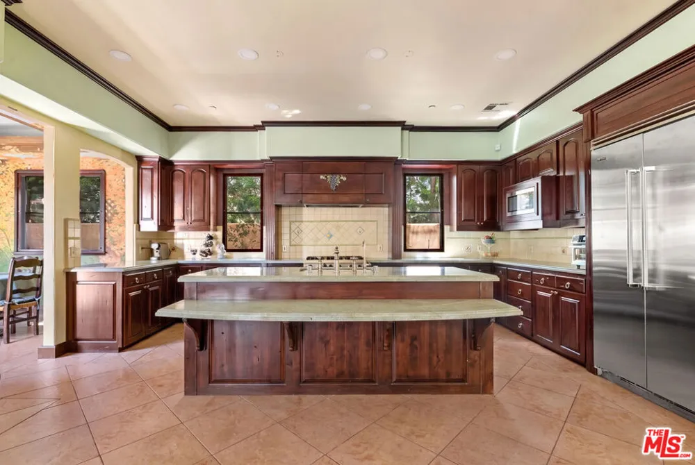360 S Crescent Drive Beverly Hills, CA 90212