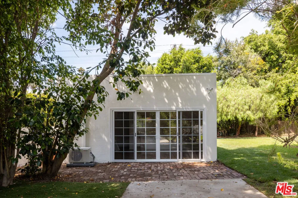 925 Rexford Drive Beverly Hills, CA 90210