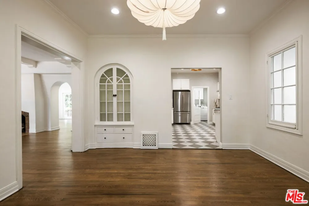925 Rexford Drive Beverly Hills, CA 90210