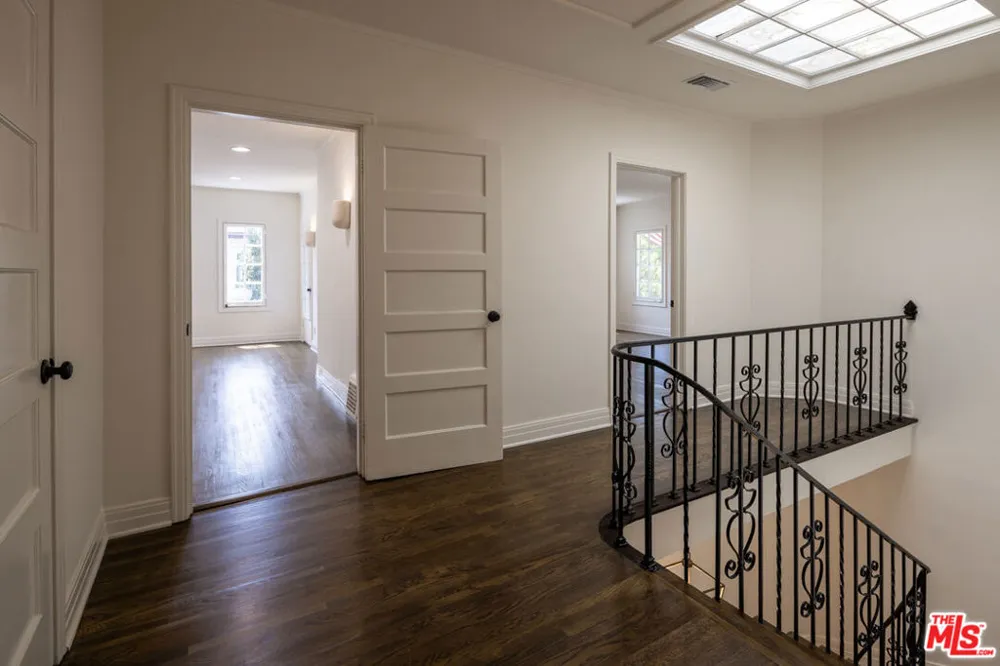 925 Rexford Drive Beverly Hills, CA 90210