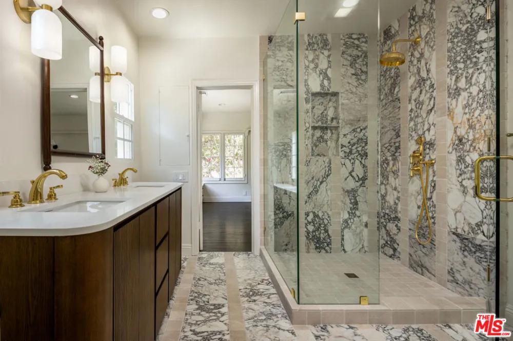 925 Rexford Drive Beverly Hills, CA 90210