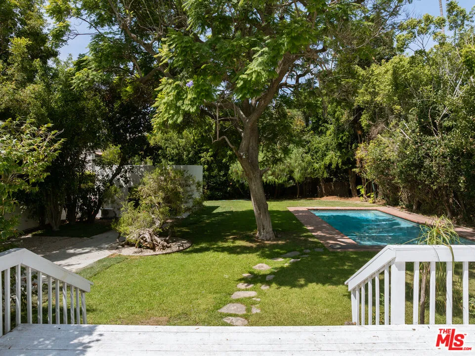 925 Rexford Drive Beverly Hills, CA 90210
