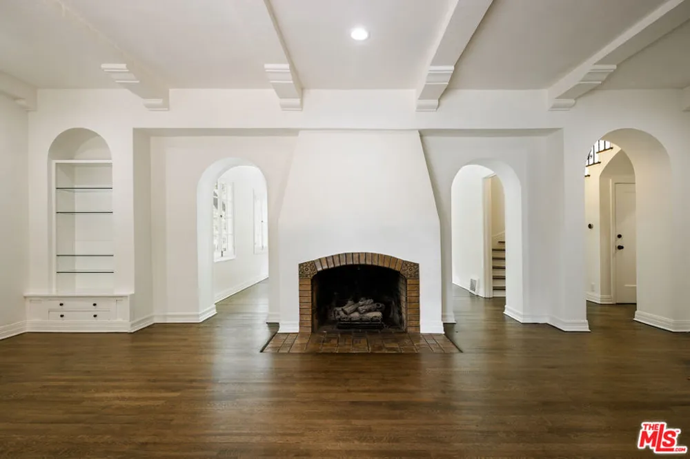 925 Rexford Drive Beverly Hills, CA 90210