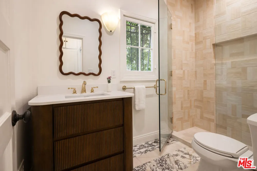 925 Rexford Drive Beverly Hills, CA 90210