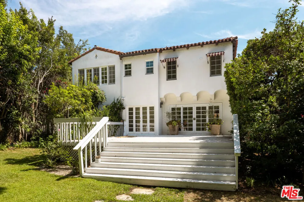 925 Rexford Drive Beverly Hills, CA 90210