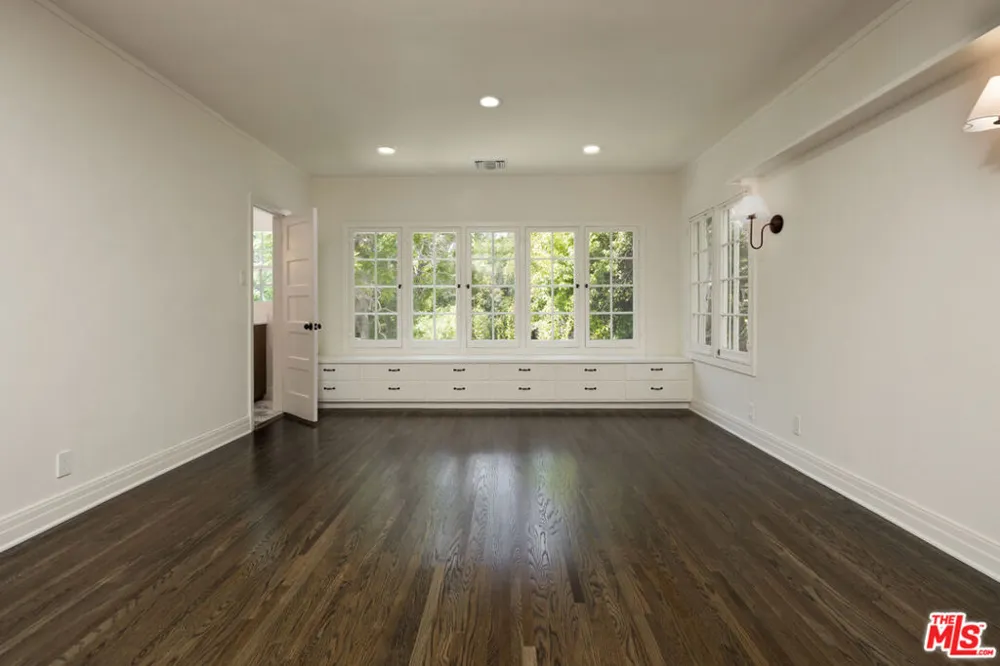 925 Rexford Drive Beverly Hills, CA 90210