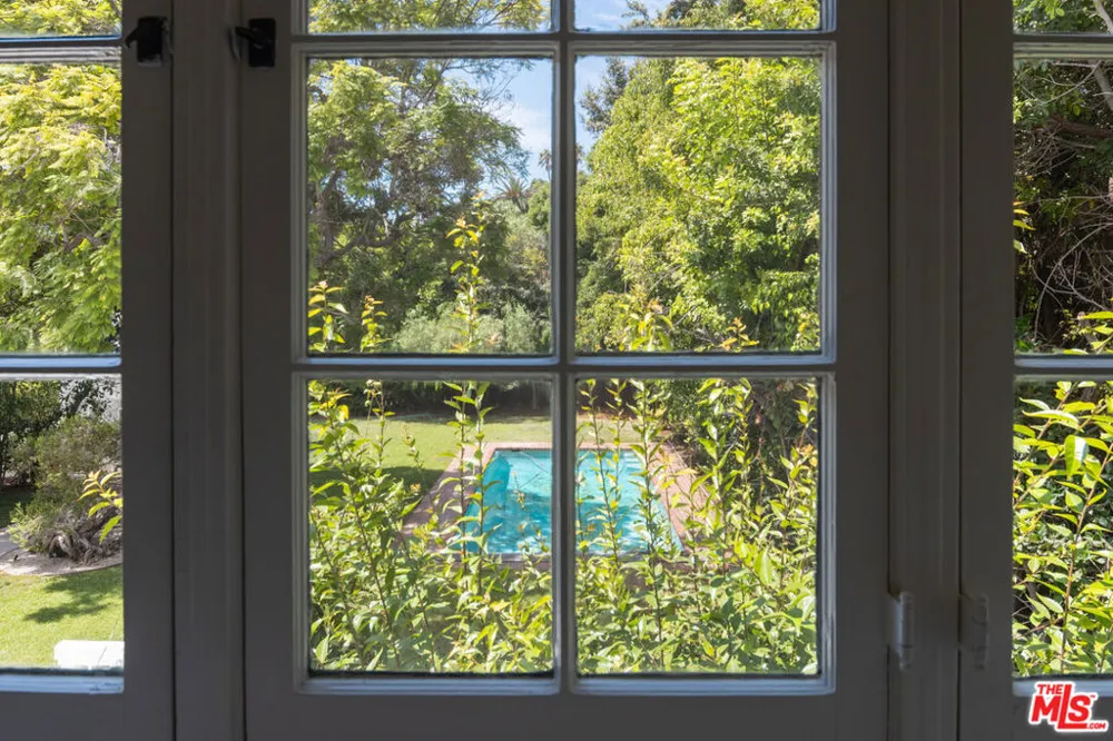 925 Rexford Drive Beverly Hills, CA 90210