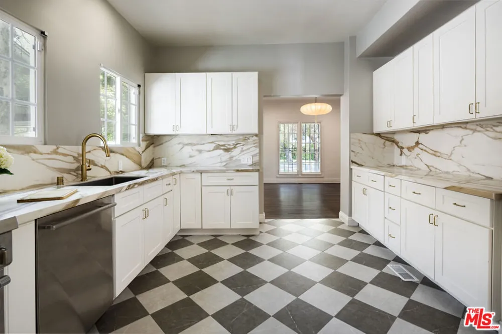 925 Rexford Drive Beverly Hills, CA 90210