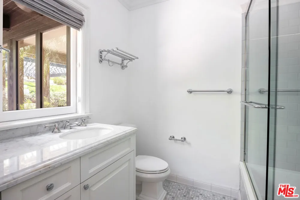 9507 Heather Road Los Angeles, CA 90210