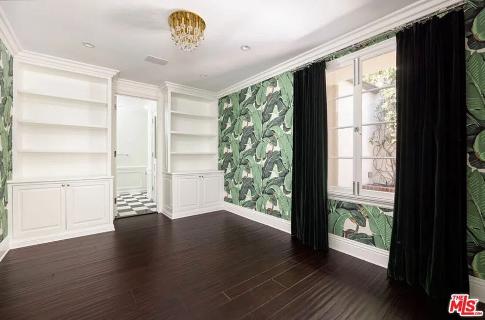 9507 Heather Road Los Angeles, CA 90210