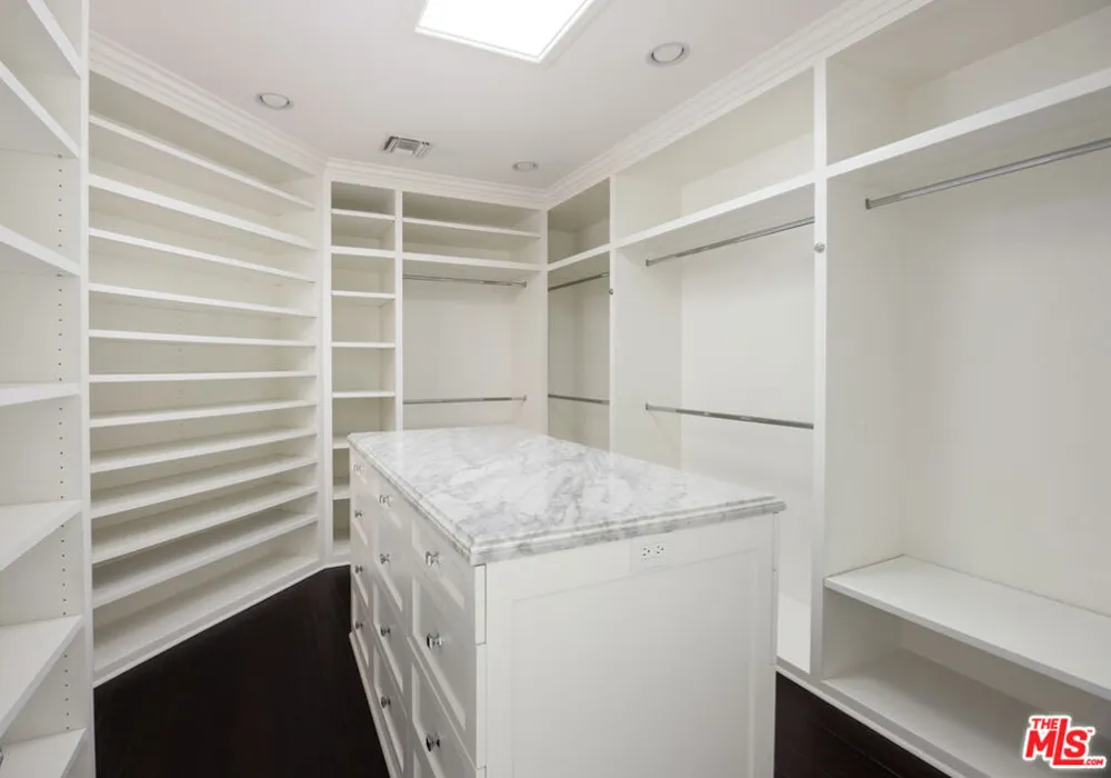 9507 Heather Road Los Angeles, CA 90210