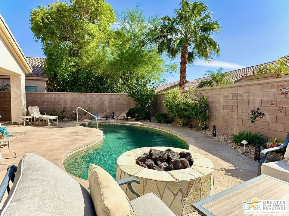 78703 Stansbury Court Palm Desert, CA 92211